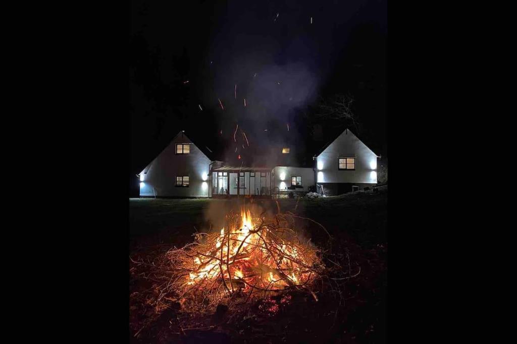 Bear Cottage, Tyn Y Cwm Eglwys-Fach Extérieur photo