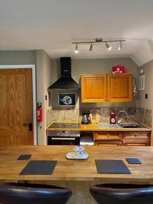 Bear Cottage, Tyn Y Cwm Eglwys-Fach Extérieur photo